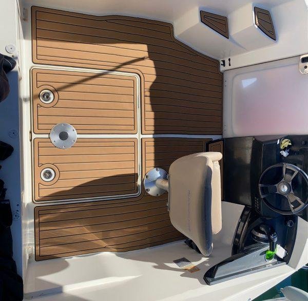 Quicksilver 555 Cabin - Image 4